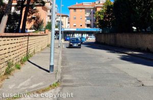 Viterbo - La mancanza di segnaletica orizzontale all'incrocio tra via Monti Cimini e via Monte Cervino