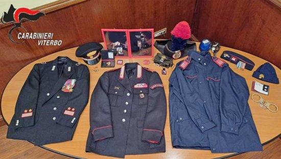 Soriano nel Cimino - Carabinieri - Gli abiti e gli accessori sequestrati