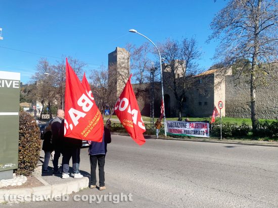 Viterbo - Presidio Pro Palestina davanti al McDonald's di Valle Faul