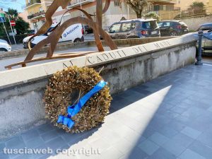 Viterbo - Monumento ai caduti del mare sporco e degradato