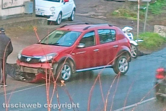 Viterbo - L'incidente tra viale Fiume e la strada che porta a Vitorchiano