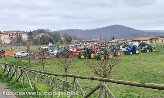 Vetralla - Agricoltori in protesta, trattori in marcia verso Roma