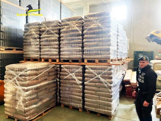 Rieti - Biocombustibili non a norma, sequestrati circa 150 tonnellate di nocciolino