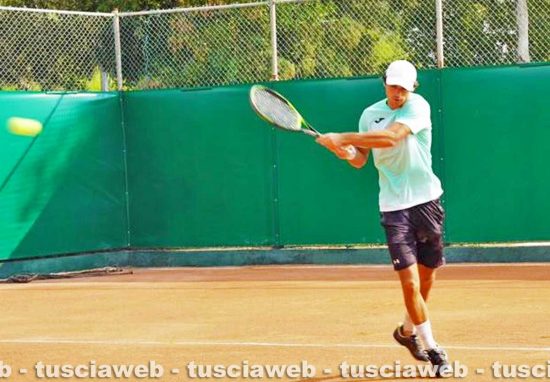Civitavecchia - Il tennista Simone Agostini