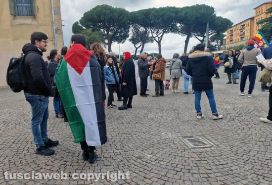 Viterbo - Manifestazione pro Palestina a piazza del Sacrario Viterbo - Manifestazione pro Palestina a piazza del Sacrario