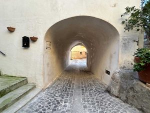 Montalto di Castro - Un arco nel centro storico