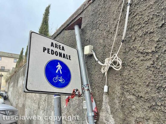 Viterbo - L’area pedonale di piazza della Trinità