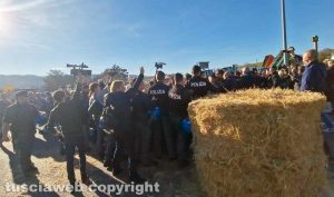 Protesta agricoltori a Orte - L'intervento del reparto mobile della polizia