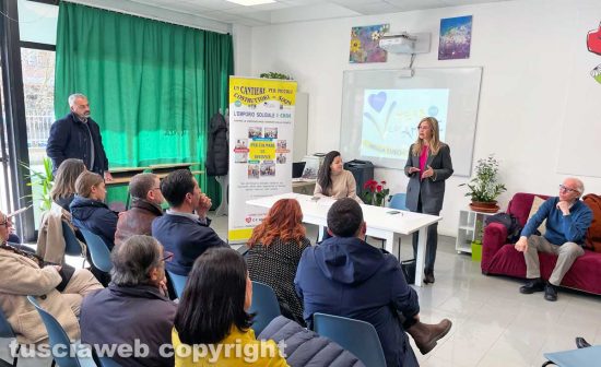 Viterbo - Maria Chiara Gadda incontra i volontari dell'emporio solidale