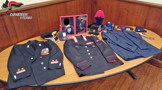 Soriano nel Cimino - Carabinieri - Gli abiti e gli accessori sequestrati