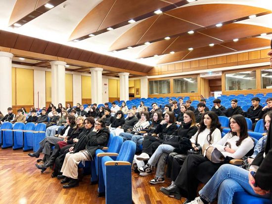 Roma - Cinquanta studenti del Cardarelli di Tarquinia in visita al consiglio della regione Lazio