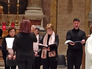 Il coro Padre Pio Nepi e il tenore Roberto Cresca