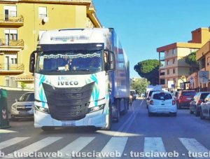 Civitavecchia - I tir in centro città