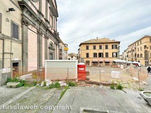 Viterbo - Il cantiere di piazza Fontana grande