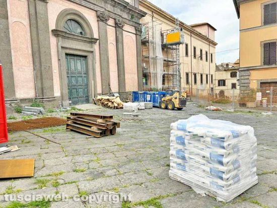 Viterbo - Il cantiere di piazza Fontana grande