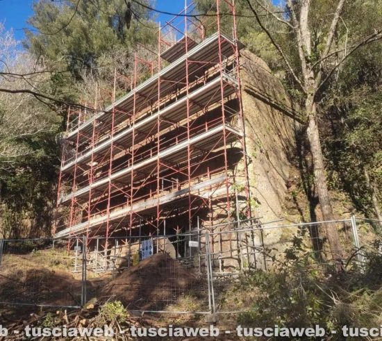 Barbarano Romano - La tomba scoperta nella necropoli di San Giuliano
