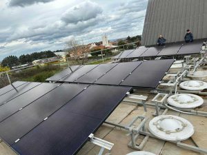 Viterbo - Pannelli fotovoltaici sul tetto dell'istituto Grandori al Carmine