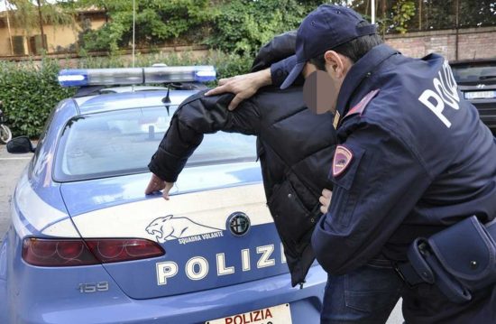 Un arresto della polizia
