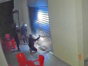 Fabrica di Roma - Furto al Socio bar