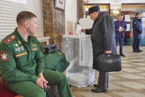 Un seggio elettorale a Kiev