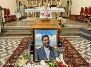 Viterbo - I funerali di Elvis Chima Nwankwo