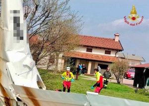 Treviso - Ultraleggero precipita in un giardino privato