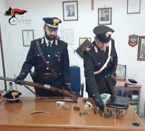 Poggio Moiano - Le armi sequestrate dai carabinieri