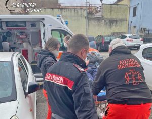 Canino - Anziano soccorso dai carabinieri