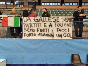 Striscione per A sinistra Arianna Proietti
