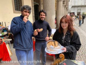 Viterbo - Pasqua a PaperOnly