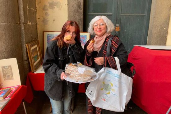 Viterbo - Pizza di Pasqua sotto i portici per i lettori collezionisti e i turisti