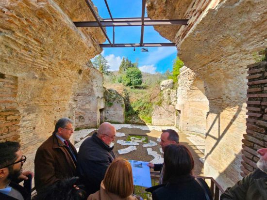 Bracciano - L'assessore regionale all'Agricoltura Giancarlo Righini in visita al parco regionale