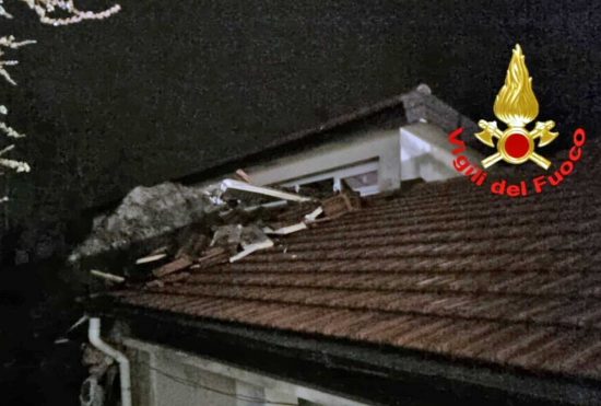 Genova - Maltempo - Frana si batte su una scuola elementare
