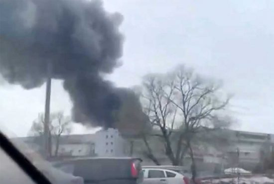 San Pietroburgo - Vasto incendio vicino l'aeroporto