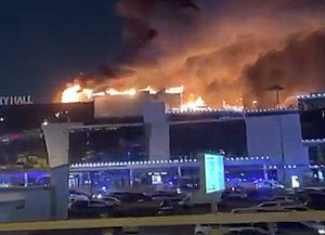 Terrore a Mosca: assalto armato in sala concerti