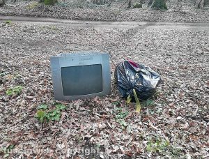 Rifiuti abbandonati a Vetralla