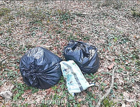 Rifiuti abbandonati a Vetralla