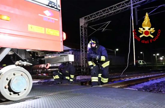 Esercitazione vigili del fuoco presso galleria Castiglione lungo direttissima Firenze-Roma