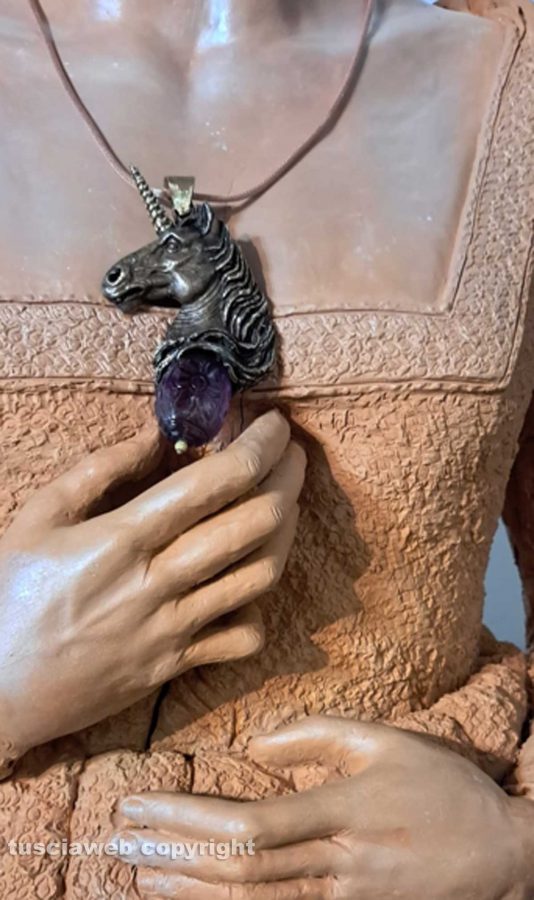 Viterbo - Un dettaglio della scultura di Capotosti su Giulia Farnese 