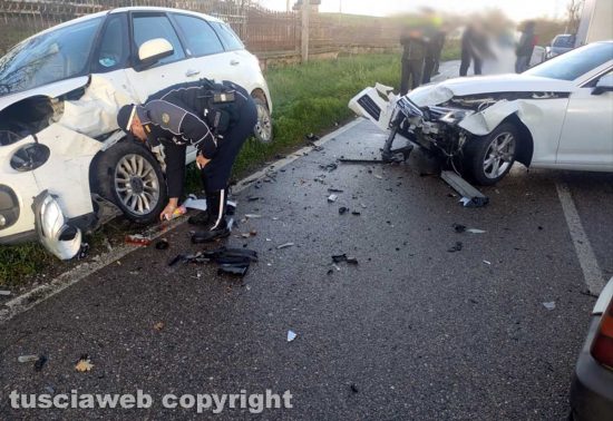 Viterbo - Maxitamponamento in strada Ombrone
