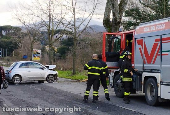 Viterbo - Incidente in viale Fiume a Bagnaia