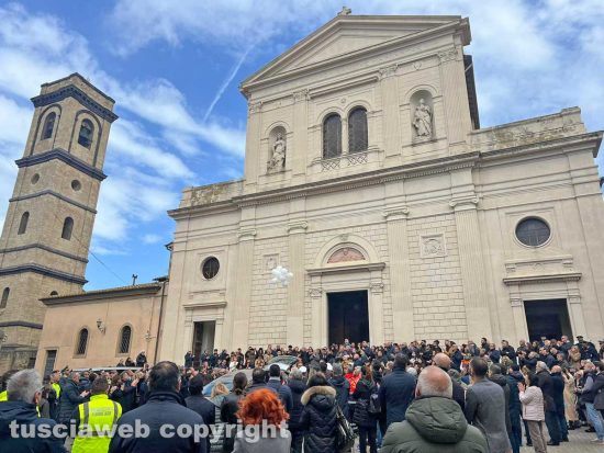 Tarquinia - I funerali di Valentina Paterna