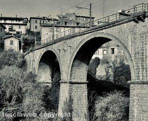 Viterbo - Bagnaia - Il ponte ferroviario Roma nord