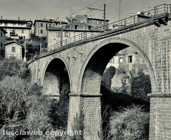 Viterbo - Bagnaia - Il ponte ferroviario Roma nord