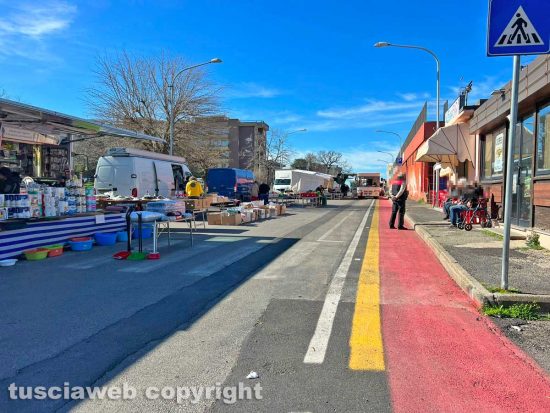 Viterbo - Il mercato "ciclabile" del Carmine