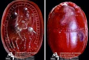 Tomba della Salamandra - Lo scarabeo in corniola rossa