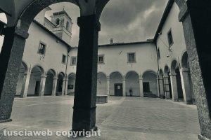 Soriano nel Cimino - Il chiostro di Sant'Agostino