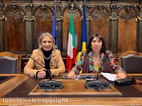 Viterbo - presentazione dell’evento Oltre quello che si vede - Maria Rita De Alexandris e Patrizia Notaristefano