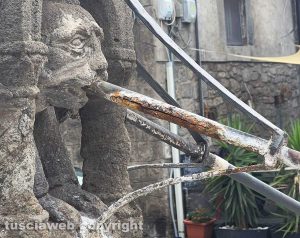 Viterbo - La fontana di Pianoscarano nel degrado