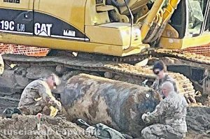 Viterbo - La bomba in via Alcide De Gasperi